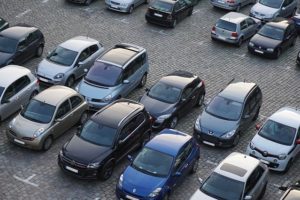 当て逃げ･車両保険：駐車場で当て逃げされたら車両保険が使える？