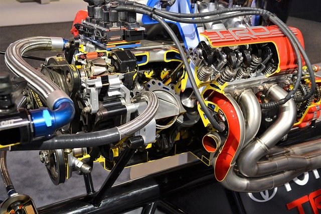 車のエンジン 自然吸気 ターボ スーパーチャージャーの違い 燃費 メリット デメリット