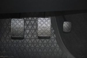 3分記事 車が低速でガクガクします 何が原因でしょうか