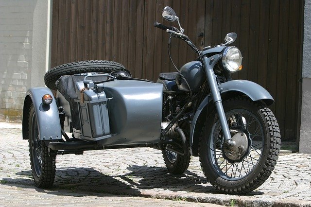 側車付二輪はファミリーバイク特約に加入できますか